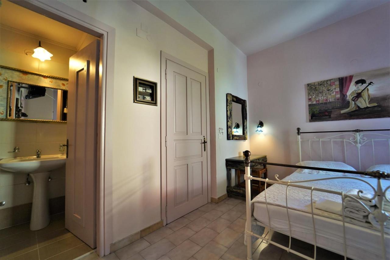 Antigoni Apartments Parga Eksteriør billede
